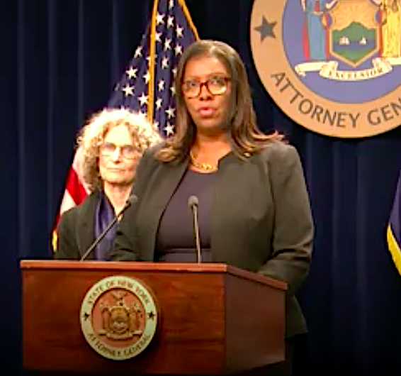 La Fiscal General de Nueva York, Letitia James, durante la conferencia anunciando la demanda interpuesta a la Administración Trump por la decisión de excluir al Estado de Nueva York del programa Global Entry.