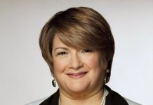 Lorraine Cortés-Vázquez continúa como Comisionada del Departamento para la Tercera Edad Vázquez, que desde abril de 2019 dirige la Oficina de Asuntos de la Vejez, luchará por un transporte más equitativo y confiable para todos los neoyorquinos y para garantizar que la MTA.