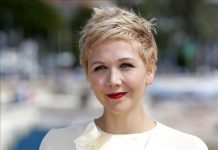 Maggie Gyllenhaal debutará como directora con Olivia Colman y Dakota Johnson La actriz Maggie Gyllenhaal debutará como directora en "The Lost Daughter", una cinta para la que ha fichado como protagonistas a Olivia Colman y Dakota Johnson.