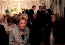 Muere la escritora estadounidense Mary Higgins, la "reina del suspense" La escritora estadounidense Mary Higgins Clark, conocida como la "reina del suspense", ha muerto a los 92 años de edad.