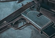 Solo en el condado de Broward, han neutralizado 255 situaciones que hubieran podido terminar en tragedia en cumplimiento de una de las llamadas leyes de riesgo extremo.