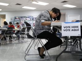 Nevada se prepara para unos caucus demócratas con Sanders como favorito La inscripción de electores estará abierta de 10:00 hora local hasta el mediodía, y a partir de las 12:30 hora local las asambleas empezarán a votar.