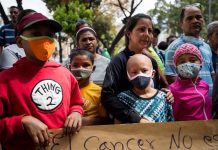 Niños con cáncer padecen falta de medicinas y de agenda pública en México Niños con cáncer en México ven peligrar su vida tras el grave problema de escasez de medicinas en algunas regione