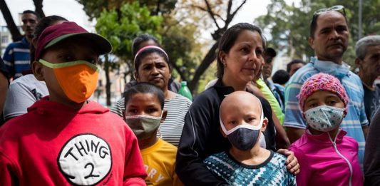Niños con cáncer en México ven peligrar su vida tras el grave problema de escasez de medicinas en algunas regione