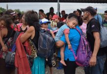 Políticas de EEUU exponen a los migrantes a la violencia en México, dice MSF Las políticas migratorias exponen a los migrantes a la violencia, a menudo obligándolos a permanecer varados en lugares peligrosos de México.