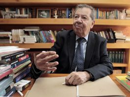 El diputado mexicano Porfirio Muñoz Ledo, del gobernante Movimiento Regeneración Nacional, propuso este martes dar libre tránsito a los migrantes