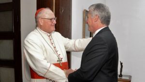 El presidente de Cuba, Miguel D&iacute;az-Canel, se reuni&oacute; este martes en La Habana con el cardenal Timothy Dolan, Arzobispo de Nueva York, quien realiza una visita pastoral invitado por el gobernante y la jerarqu&iacute;a cat&oacute;lica del pa&iacute;s caribe&ntilde;o.