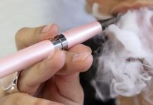 EE.UU. analiza una veda a los cigarrillos mentolados La prohibición al consumo de cigarrillos electrónicos, cuya importación fue prohibida esta semana por el Gobierno mexicano, fomenta la búsqueda de alternativas ilícitas no reguladas para menores de edad