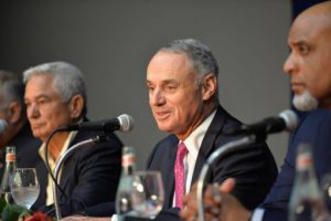 Nuevas manifestaciones y duras cr&iacute;ticas, incluidas las "amenazas" f&iacute;sicas de los peloteros de las Grandes Ligas contra los jugadores de los Astros de Houston que participaron en el esc&aacute;ndalo del robo de se&ntilde;ales en 2017 