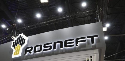 El Departamento del Tesoro anunció la congelación de activos y la prohibición de operaciones financieras con el presidente de Rosneft Trading, Didier Casimiro.