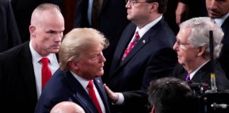 El presidente Donald Trump aprovechó este martes la fractura que ha generado su juicio político en el Congreso para impulsar su campaña de reelección