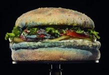 Una hamburguesa con moho, anuncio de Burger King para acabar con conservantes Burger King anunció que dejará de utilizar conservantes, colorantes y sabores artificiales en su clásico "whopper" a través de un vídeo de 45 segundos.