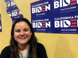 A sus 37 años, la salvadoreña Jessica Mejía carga sobre sus hombros la responsabilidad de ser la jefa de campaña de Joe Biden en California