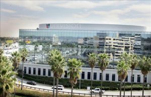 Univision, que presume de ser la cadena de televisi&oacute;n hispana de mayor audiencia en Estados Unidos, anunci&oacute; este martes un acuerdo para vender la mayor&iacute;a de la compa&ntilde;&iacute;a