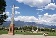 Cuando el parque se inauguró el 30 de septiembre de 2005 “pocos, quizá nadie, en Colorado Springs sabían que antes había un barrio hispano en ese lugar”.