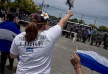 Vuelven los "piquetes express" contra el presidente Ortega en Nicaragua Los "piquetes express", o protestas callejeras efímeras contra el presidente Daniel Ortega, regresaron en la noche de este sábado a Nicaragua