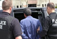 Autoridades critican arresto de migrantes en tribunales locales de California Autoridades de Sonoma, California, condenaron este miércoles el arresto de al menos tres migrantes por parte de las autoridades de inmigración en los alrededores del Tribunal Superior de este condado.