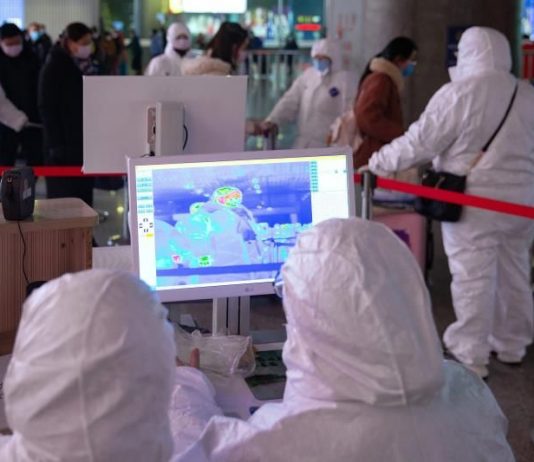 Dos médicos tailandeses afirmaron este domingo que han conseguido curar a una paciente de coronavirus de Wuhan con una mezcla de medicamentos contra el VIH y un remedio antigripal.