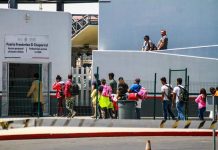 Defienden en Nueva York el derecho al asilo de migrantes víctimas de violencia Políticos y diversas organizaciones en Nueva York defendieron este lunes el derecho de migrantes afectados por la decisión de la Administración de Donald Trump de negar asilo político a víctimas de violencia doméstica y de pandillas.