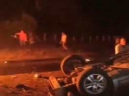 Al menos cinco muertos en un ataque con explosivos en el suroeste de Colombia Al menos cinco personas murieron y varias más resultaron heridas este lunes en un atentado con explosivos en una carretera del convulso departamento del Cauca