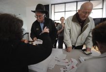 Caucus de Nevada: ¿Por qué es tan importante el estado de Las Vegas? Tras Iowa y Nuevo Hampshire, Nevada es el tercer estado en el que el Partido Demócrata celebra primarias (en este caso, los llamados "caucus") para elegir al que será su candidato presidencial.