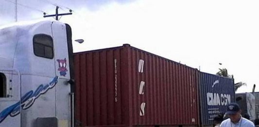Las autoridades de Honduras inspeccionan este lunes en Puerto Cortés, en el Caribe, una treintena de contenedores procedentes de México