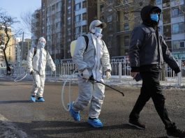 Para combatir el COVID-19, usan medicamentos contra el VIH, la malaria y el Ébola Mientras la comunidad científica busca un tratamiento eficaz para decenas de miles de pacientes enfermos a causa del nuevo virus respiratorio, se prueban remedios sorprendentes