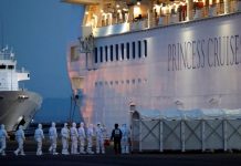 Cuarenta estadounidenses dieron positivo por coronavirus en crucero en Japón Cuarenta estadounidenses dieron positivo por el COVID-19 en el crucero que está en cuarentena en el puerto de Yokohama y no serán evacuados