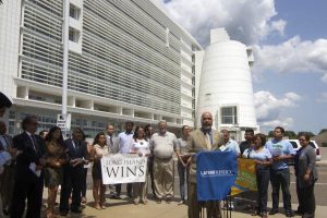 La organización de derechos civiles Latino Justice en Nueva York lanzó una campaña que busca que los hispanos participen en el debate nacional sobre el impacto en esta comunidad