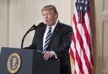 Los aspirantes a la nominación demócrata Bernie Sanders, Amy Klobuchar, Tom Steyer y Pete Buttigieg instaron este jueves a los votantes latinos a derrotar al presidente Donald Trump