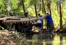 Uno de las pequeñas embarcaciones utilizadas en el conocido paseo Jungle Cruise, en el parque de atracciones Magic Kingdom de Disney, en Orlando, Florida, se hundió en la tarde de este jueves
