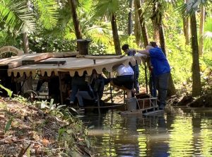 Uno de las pequeñas embarcaciones utilizadas en el conocido paseo Jungle Cruise, en el parque de atracciones Magic Kingdom de Disney, en Orlando, Florida, se hundió en la tarde de este jueves