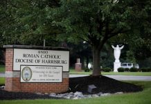 Una diócesis católica denunciada por abusos se declara en bancarrota La diócesis de Harrisburg, en el estado de Pensilvania, se declaró este miércoles en quiebra, convirtiéndose en la primera diócesis de la Iglesia católica en hacerlo