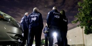 M&aacute;s de 90 l&iacute;deres religiosos de Tennessee exigieron este martes la liberaci&oacute;n de una madre guatemalteca que fue separada de sus dos peque&ntilde;os hijos tras ser arrestada en Knoxville
