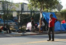 El gobernador de California, Gavin Newsom, señaló este miércoles que la crisis de la indigencia y de los desamparados, que se ha extendido incluso hasta áreas rurales