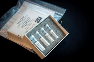 Mientras los casos confirmados de coronavirus COVID-19 alcanzan ya los 62 en Estados Unidos, las autoridades intentan aplacar el temor a que el virus se convierta en una epidemia nacional