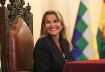El pronunciamiento de un magistrado cuestionando el aval constitucional que apoyó a Jeanine Áñez cuando asumió el poder de forma interina en Bolivia