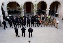 Unos 160 policías del municipio de San Juan de los Lagos, en el occidental estado mexicano de Jalisco, fueron desarmados y relevados de su puesto por sospechas de nexos con grupos del crimen organizado