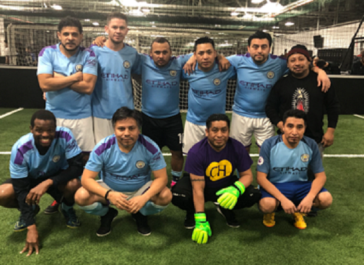 Integrantes del San Juan que este viernes 13 de Marzo, intentar&aacute; convertirse en el primer Campeon categor&iacute;a Veteranos en la Liga Mexicana de F&uacute;tbol, Brooklyn, Sunset Park. (Foto Cortes&iacute;a RoSo).