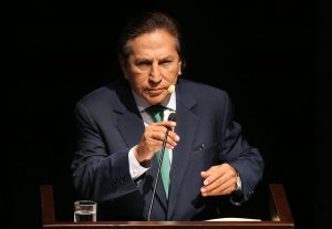 El expresidente peruano Alejandro Toledo (2001-2006), acusado en su pa&iacute;s de corrupci&oacute;n y encarcelado en Estados Unidos a la espera de su extradici&oacute;n, pidi&oacute; este martes al juez que le deje en libertad bajo fianza