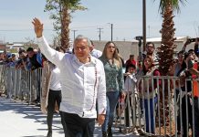 Andrés Manuel López Obrador, reconoció este sábado la adversidad que representa la emergencia del coronavirus y la "muy fuerte" crisis económica que se avecina