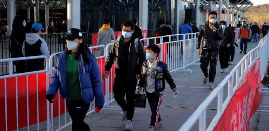 El número de infectados por coronavirus que continúan contagiados en China se redujo por debajo de la barrera de los 10.000 en las últimas 24 horas