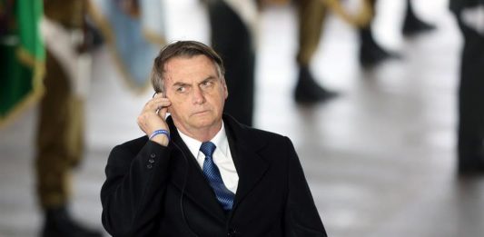 A contracorriente de la mayoría de líderes mundiales, el presidente de Brasil, Jair Bolsonaro, lamentó "la histeria" colectiva en torno al coronavirus