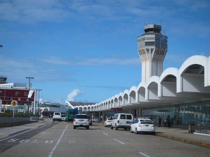 Las aerolíneas que decidieron cancelar algunos de sus vuelos de salida y de llegada, de San Juan, fueron American Airlines, JetBlue, Delta, Iberia, Avianca, Copa, Spirit, Frontier, InterCaribbean y Allegiant.