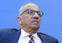 Carlos Cordeiro renuncia como presidente de la Federación de Fútbol de EE.UU. El presidente de la Federación de Fútbol de Estados Unidos, Carlos Cordeiro, sorprendió a todos al anunciar su renuncia con carácter inmediato