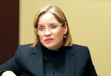La alcaldesa de San Juan, Carmen Yulín Cruz, firmó este martes una orden por la que declara el municipio en estado de emergencia y destina 150.000 dólares para afrontar el COVID-19.