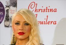 Christina Aguilera dio el salto a la fama con "Mulan" (1998) al interpretar su tema principal, "Reflection".