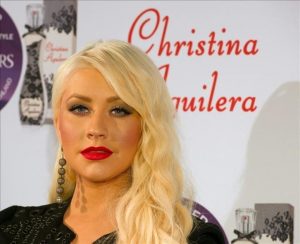 Christina Aguilera dio el salto a la fama con "Mulan" (1998) al interpretar su tema principal, "Reflection".