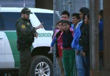 La decisión no afecta a todos los solicitantes de asilo, sino que se limita a aquellos a los que se les negó el acceso a EE.UU. en la frontera sur y se les pidió que regresaran más tarde para presentar su petición.