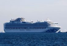 Crucero pudo atracar en Florida al dar negativo a prueba dos tripulantes El crucero Regal Princess, al que no se le permitió ingresar el domingo al puerto Everglades del sureste de Florida ante la posibilidad de que dos de sus tripulantes hubieran estado expuestos al coronavirus, atracó finalmente